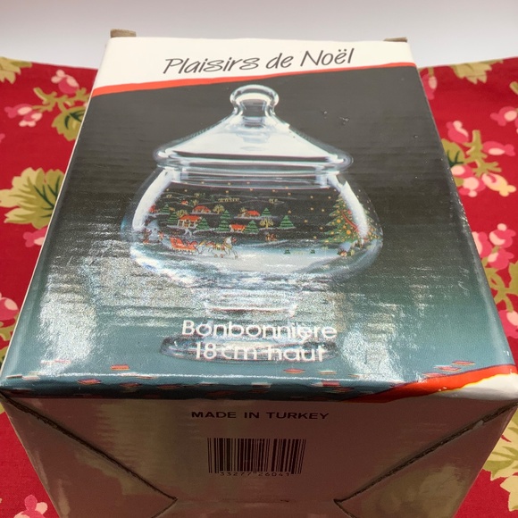 CHRISTMAS PLEASURES Glass Candy Jar. - Picture 6 of 6